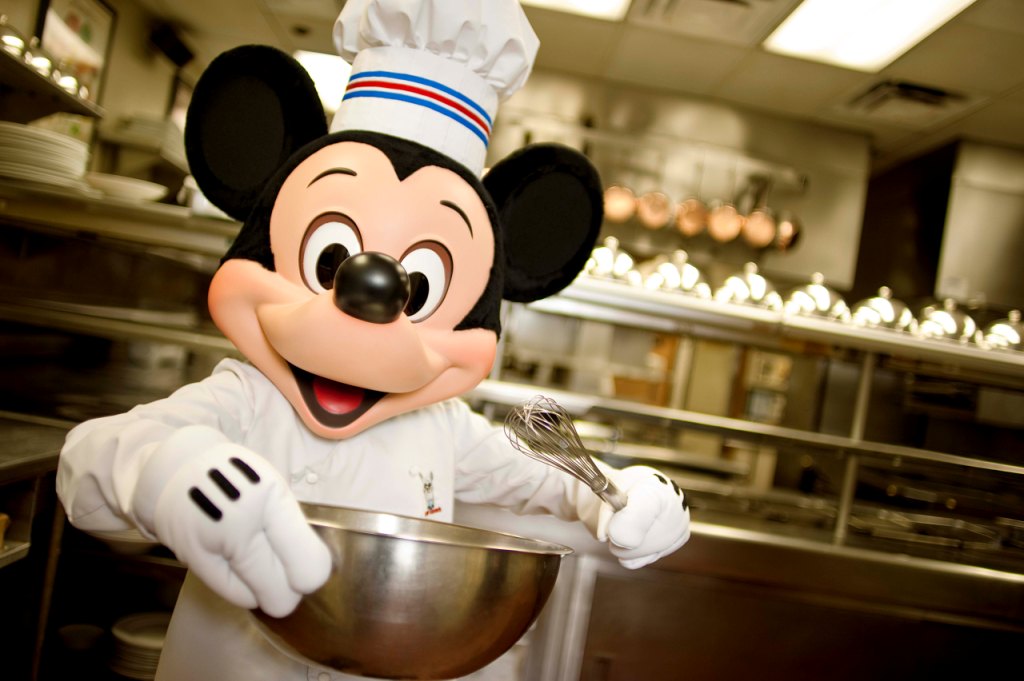 Get a free dining plan this fall at Walt Disney World
